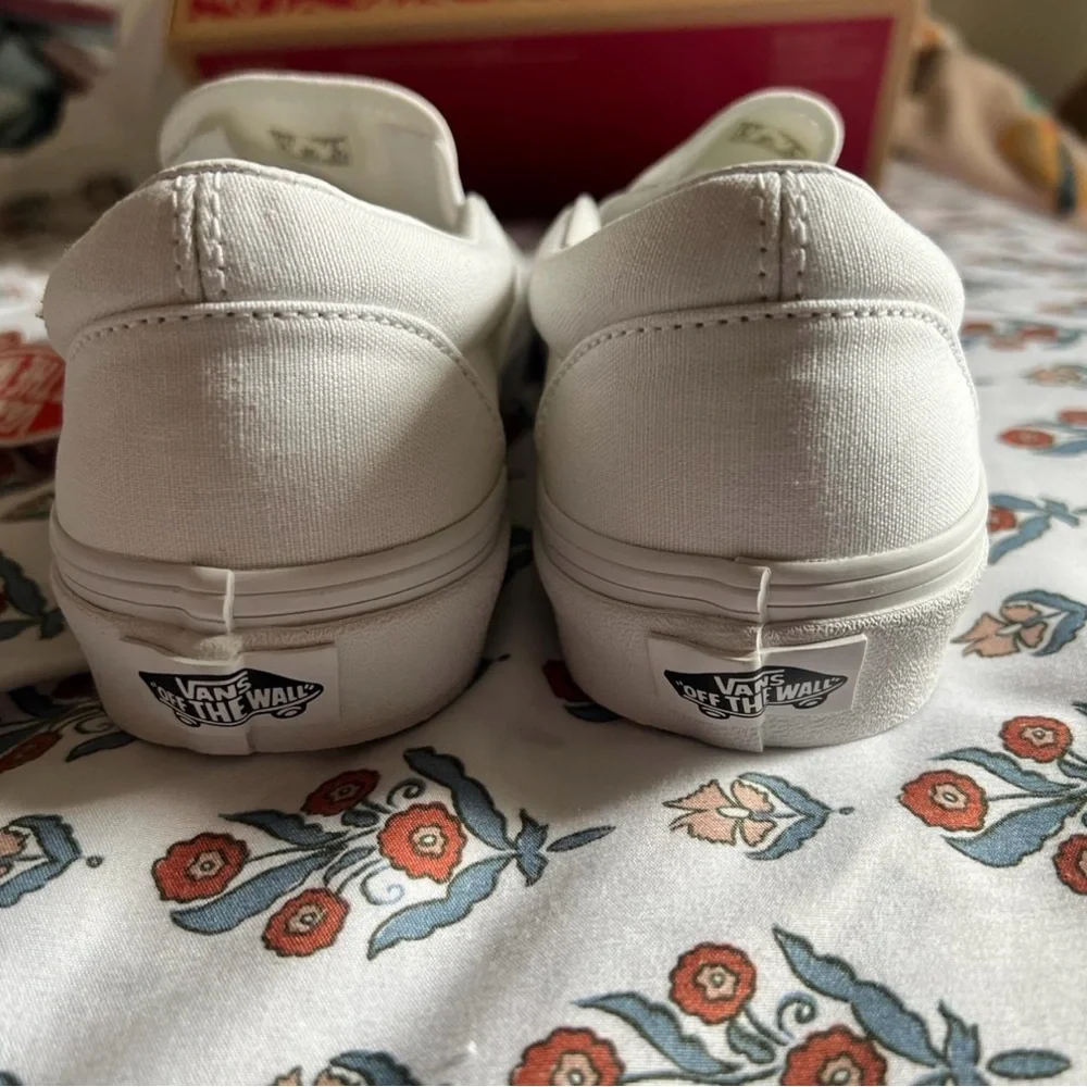 Vans Classic White Slip-On Shoes - Picture 3 of 5